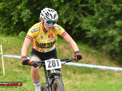 Sarah Delestre et Axelle Jacques Championnes de Seine Maritime VTT FFC en minimes filles et juniors dames